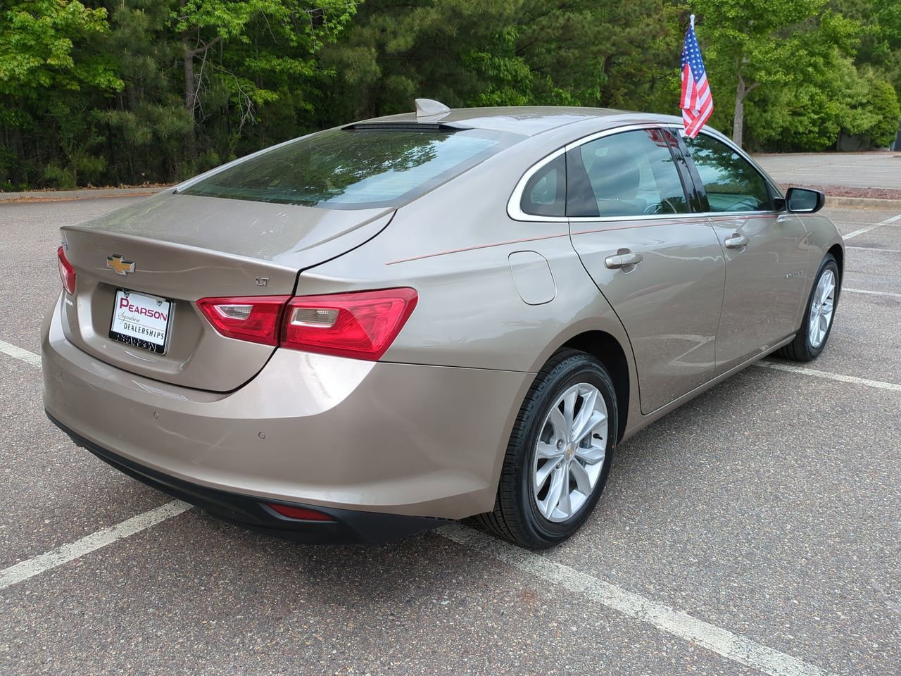 Used 2025 Chevrolet Malibu LT FWD image 4