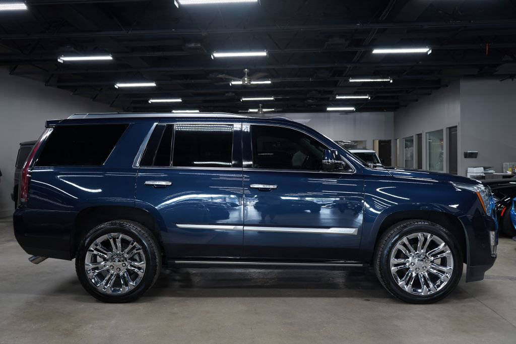 Used 2020 Cadillac Escalade Premium Luxury RWD image 6