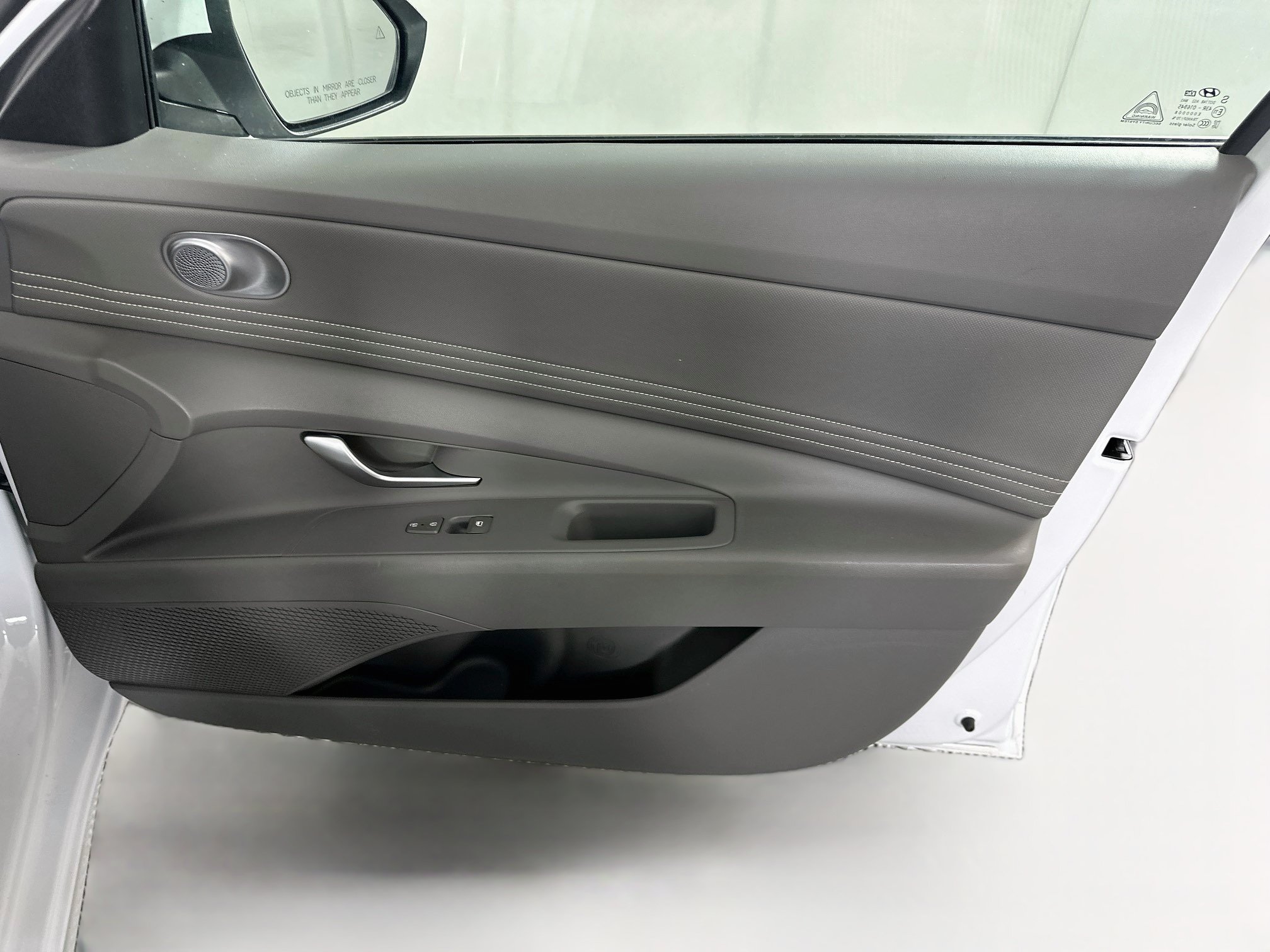 Used 2025 Hyundai Elantra SEL FWD image 32