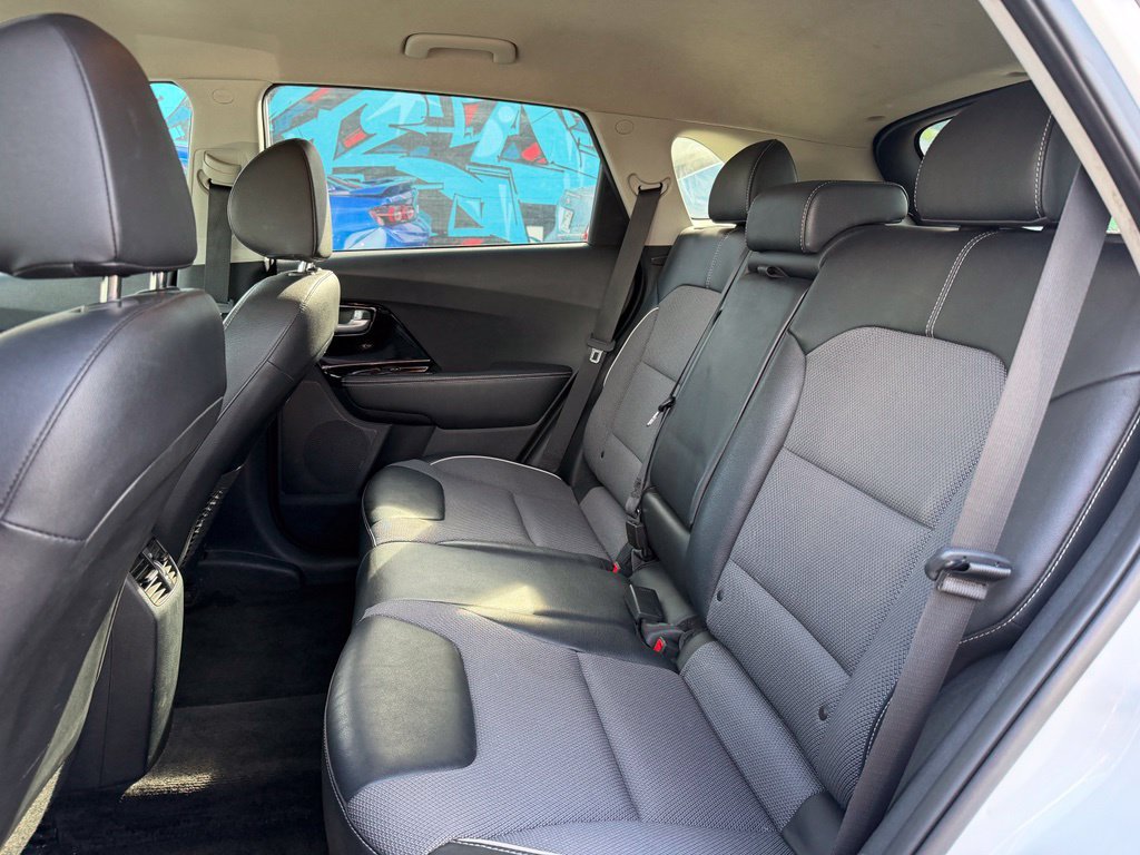 Used 2022 Kia Niro EX FWD image 15
