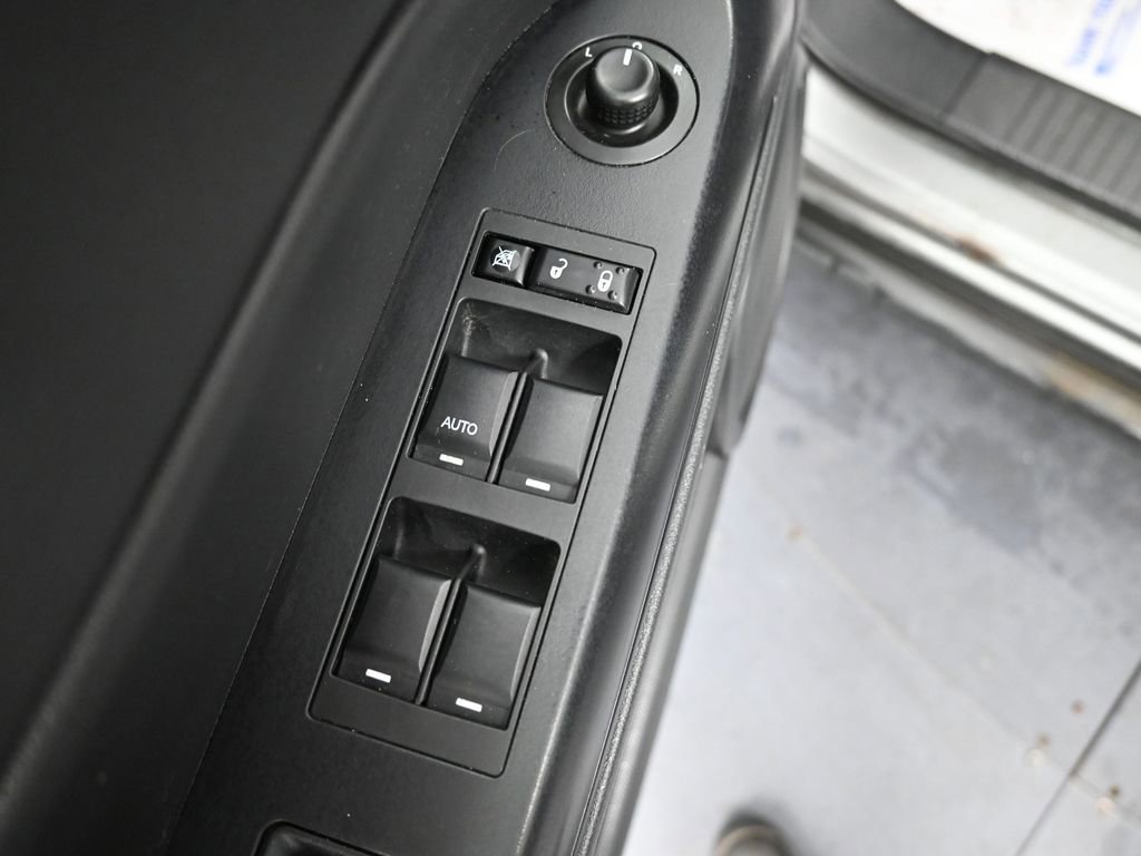 Used 2011 Jeep Compass 4WD image 28