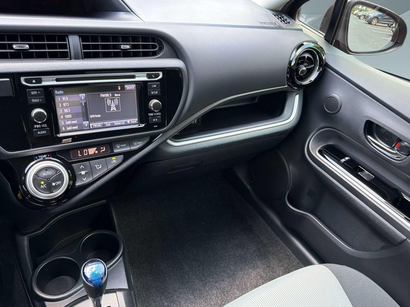 Used 2016 Toyota Prius C Persona Series FWD image 25