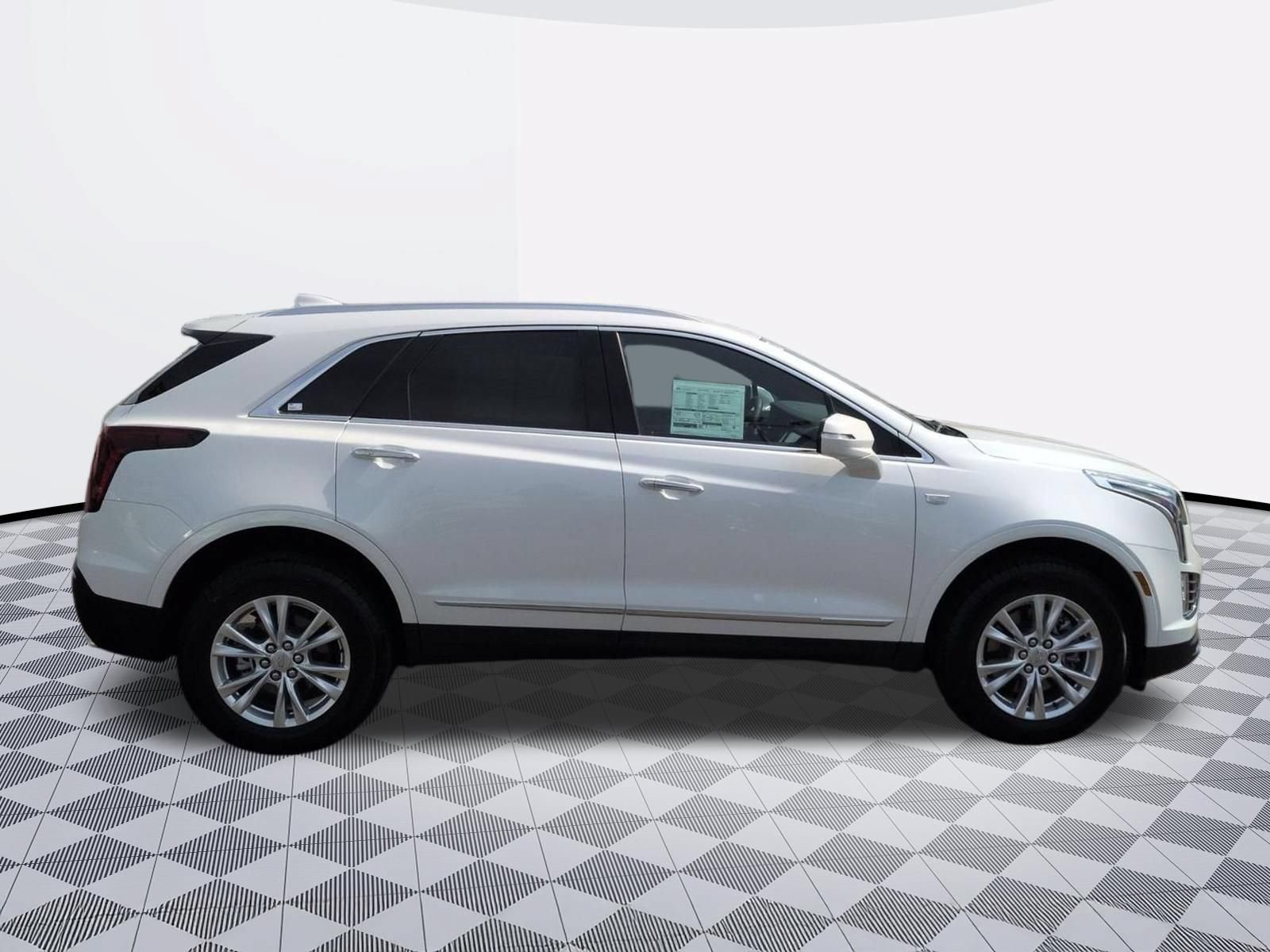 Certified 2025 Cadillac XT5 Luxury AWD/4WD image 8