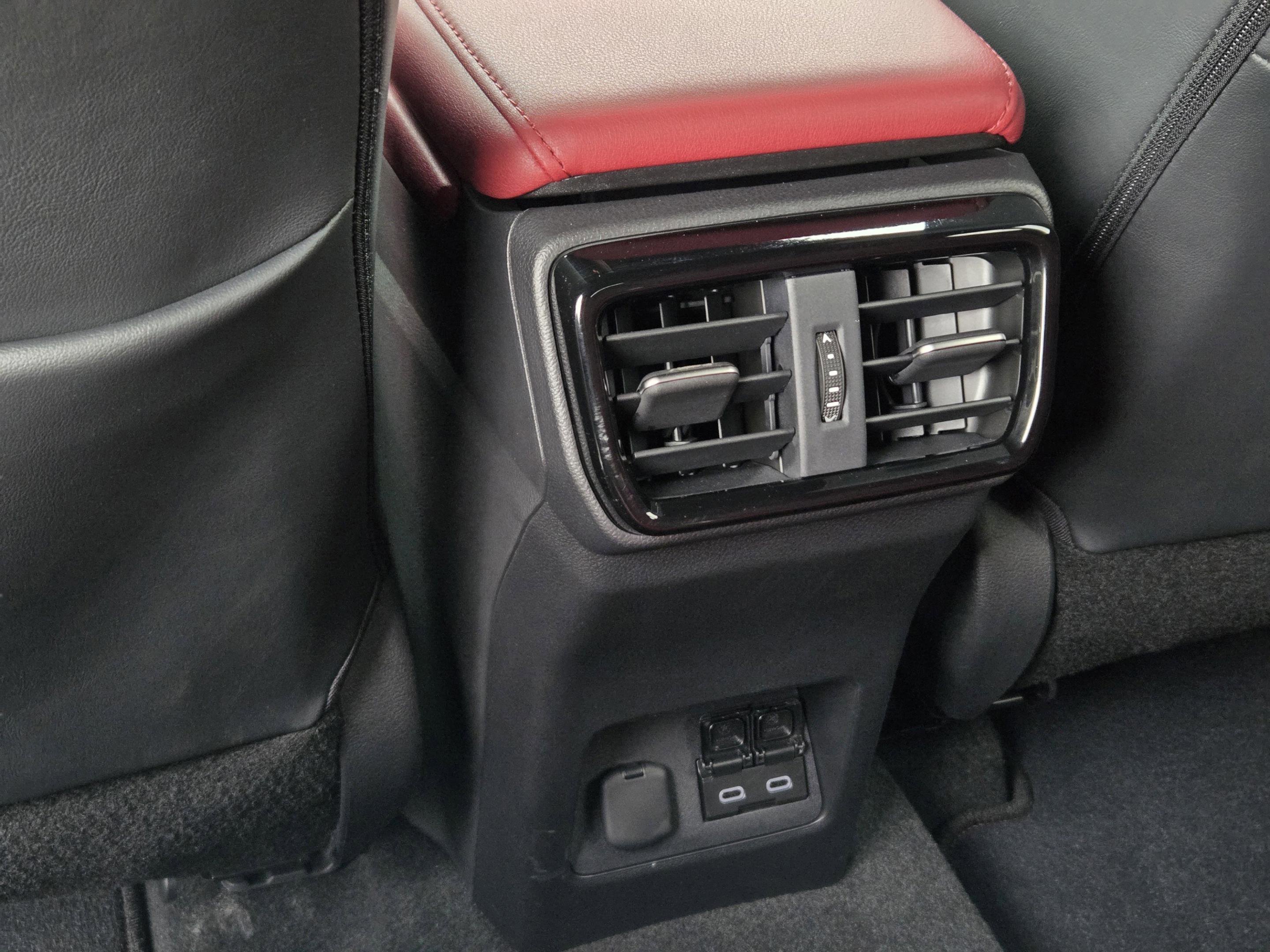 Used 2024 Lexus NX 250 FWD w/ Towing Package (2000 Lbs) image 27