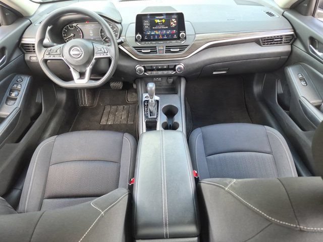 Used 2025 Nissan Altima 2.5 SV FWD image 25