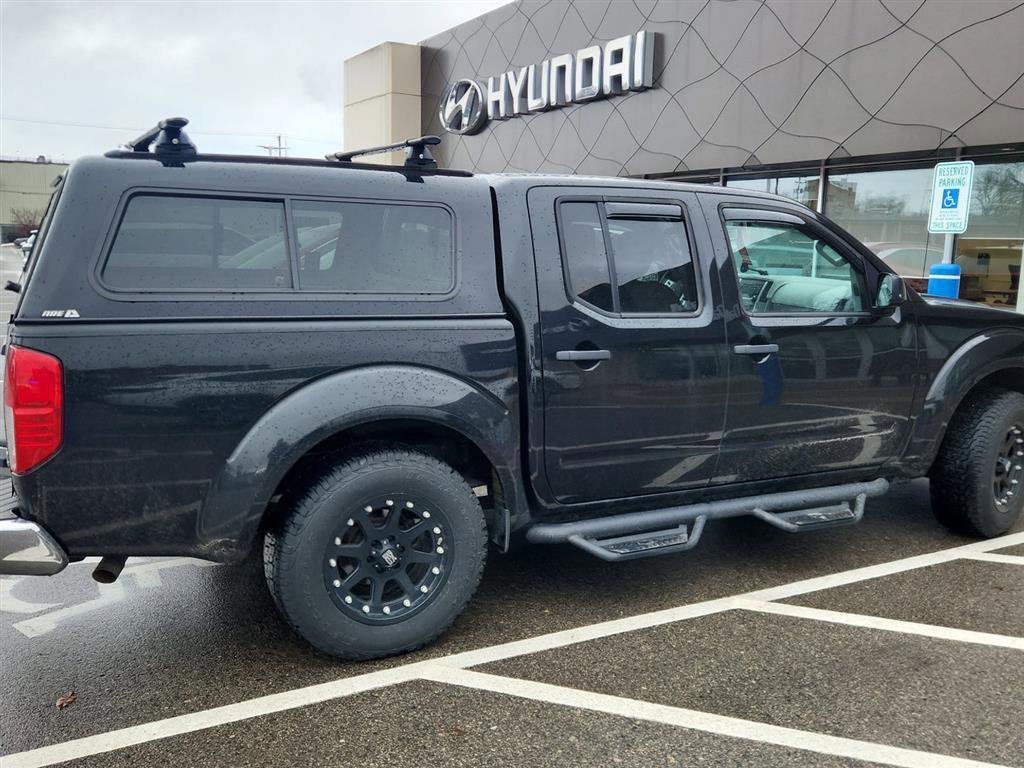 Used 2016 Nissan Frontier SV image 4