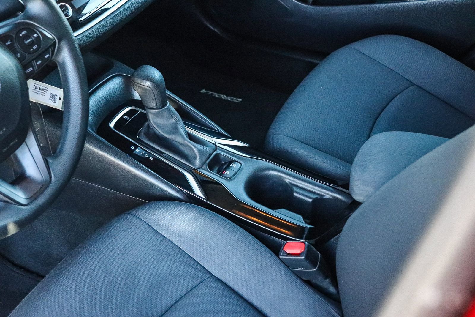 Certified 2020 Toyota Corolla LE image 24