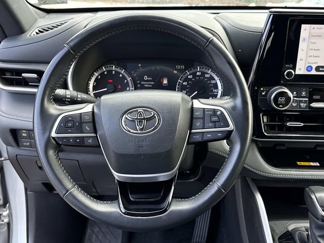 Used 2024 Toyota Highlander XSE image 19