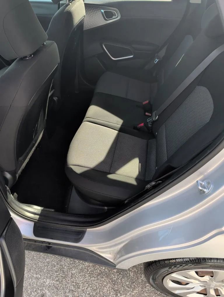 Used 2020 Kia Soul LX image 23