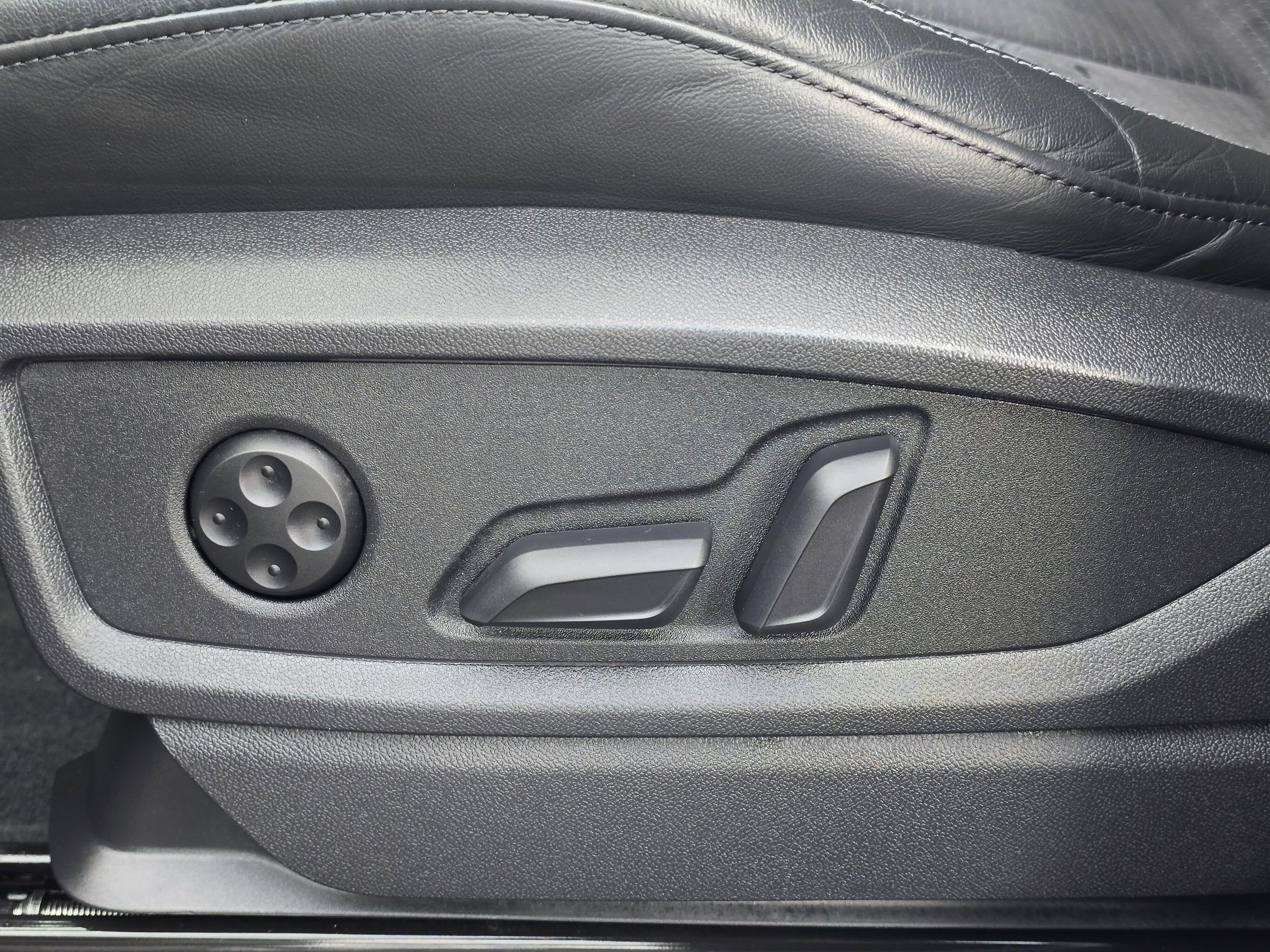 Used 2023 Audi SQ5 Prestige w/ Prestige Package image 37