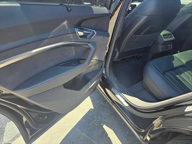 Used 2023 Audi e-tron S Prestige w/ Prestige Package AWD/4WD image 17