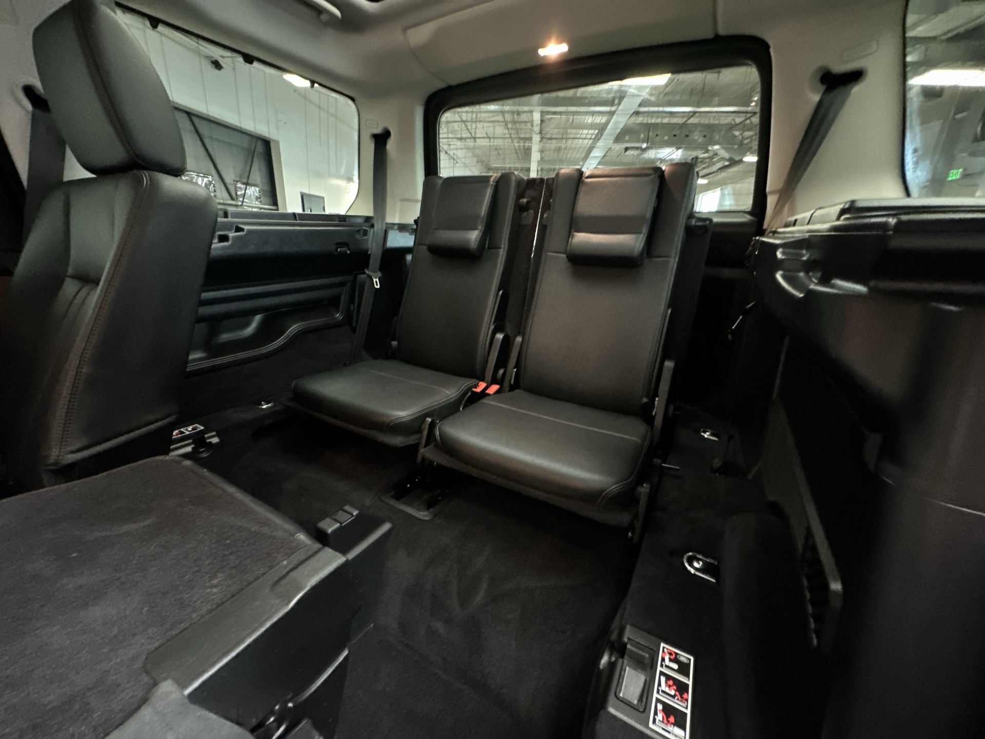 Used 2016 Land Rover LR4 AWD/4WD image 23