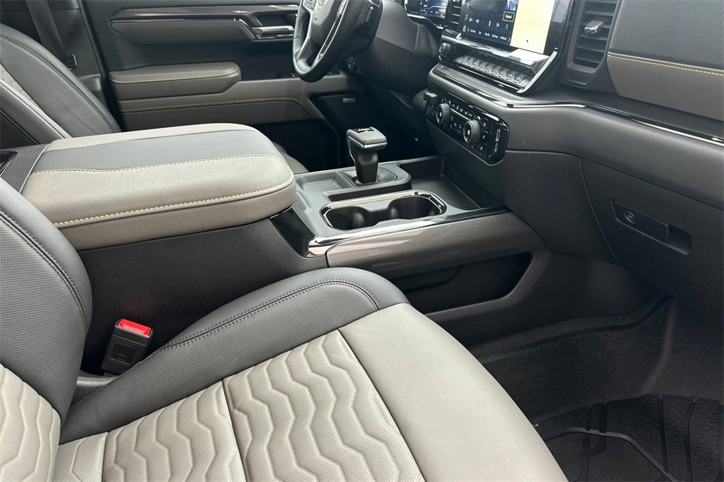 Used 2024 Chevrolet Silverado 1500 ZR2 w/ Technology Package image 16
