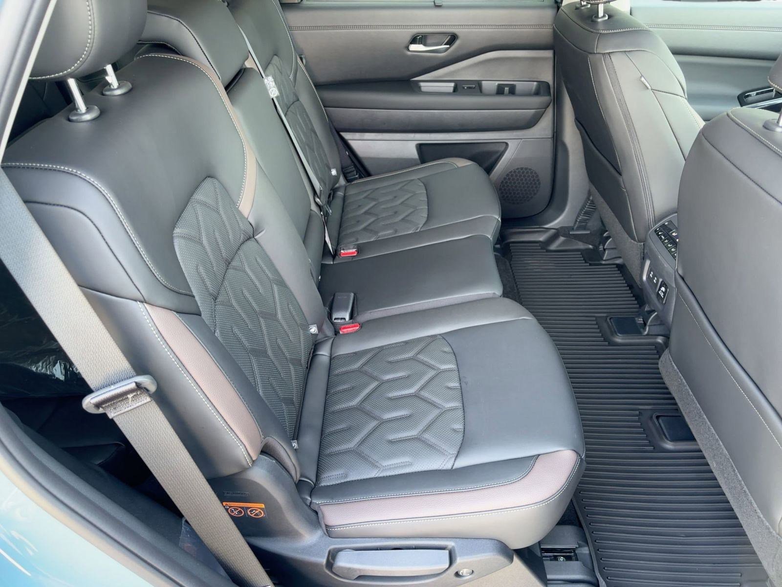 New 2026 Nissan Pathfinder Platinum image 27