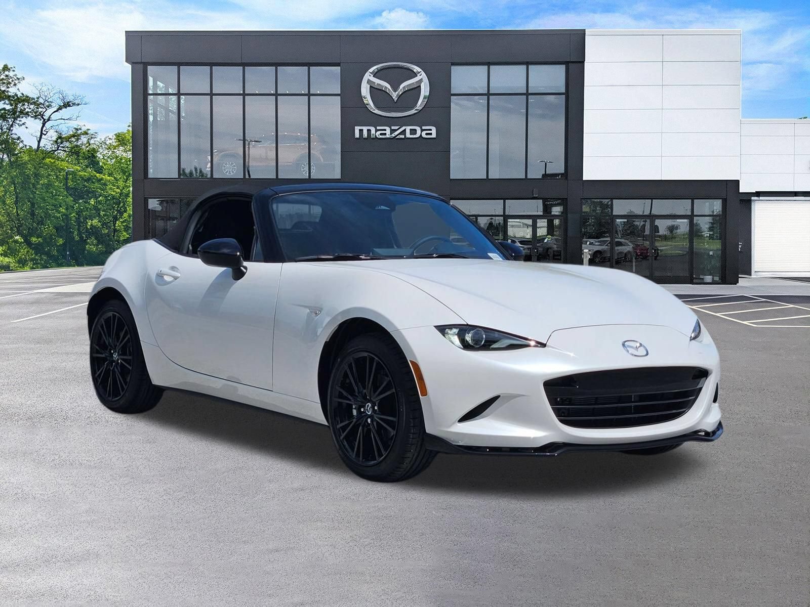 New 2026 MAZDA MX-5 Miata Club w/ Interior Package RWD image 3