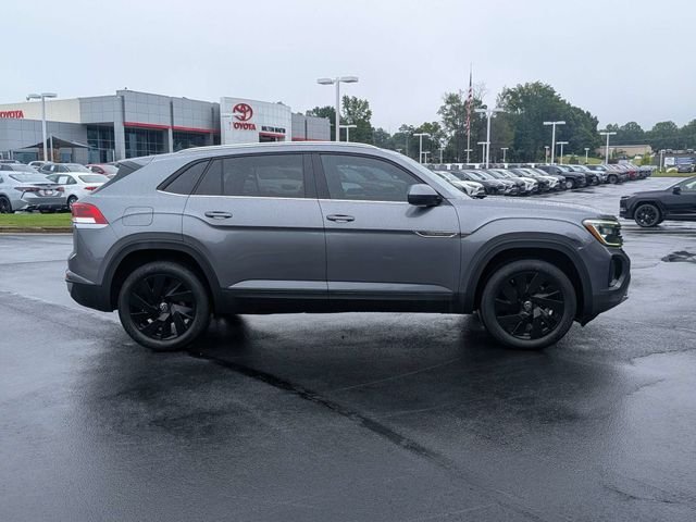 Used 2024 Volkswagen Atlas Cross Sport SE FWD image 8
