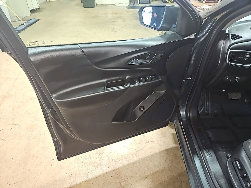 Used 2019 Chevrolet Equinox LT image 14