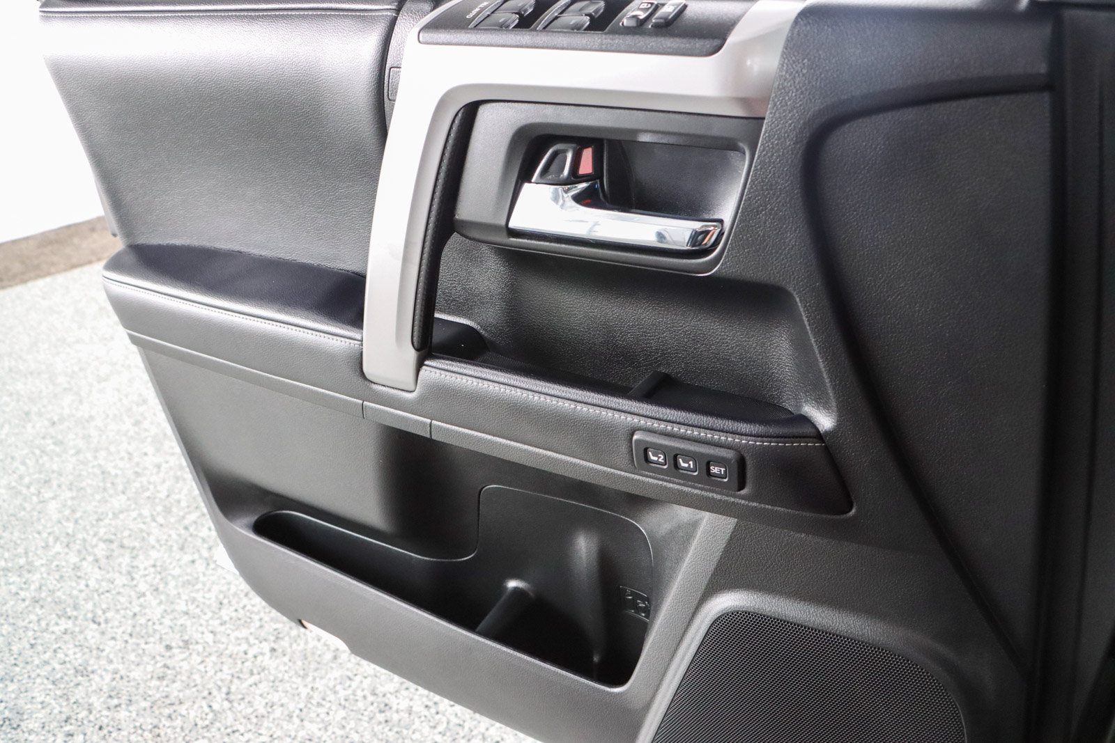 Used 2022 Toyota 4Runner Limited AWD/4WD image 22