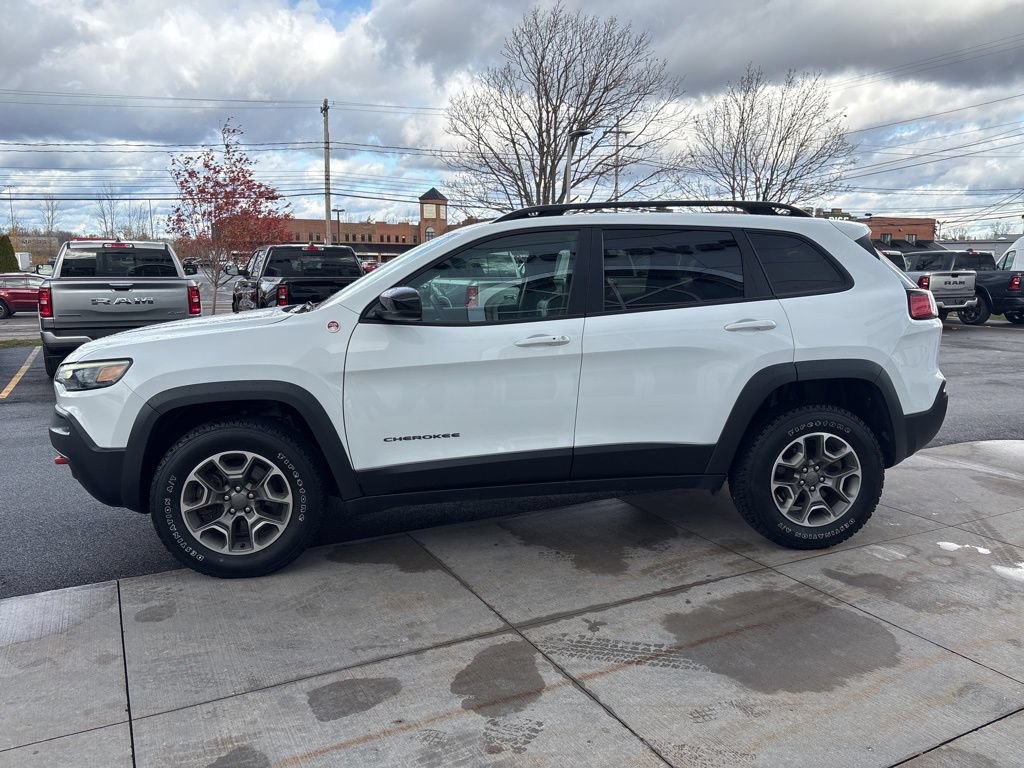 Used 2022 Jeep Cherokee Trailhawk w/ Comfort/Convenience Group AWD/4WD image 9
