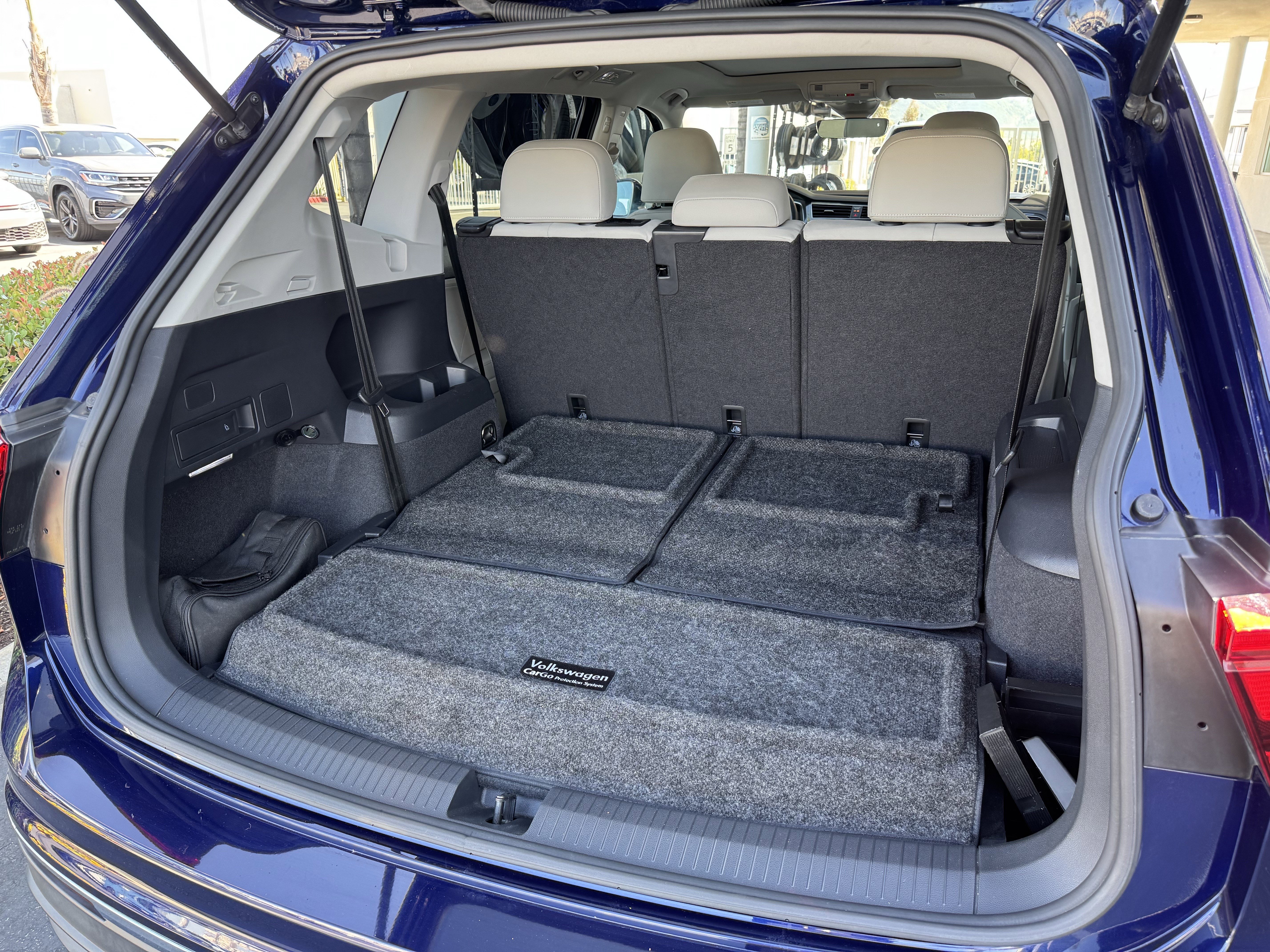 Certified 2023 Volkswagen Tiguan SE w/ Panoramic Sunroof Package FWD image 38