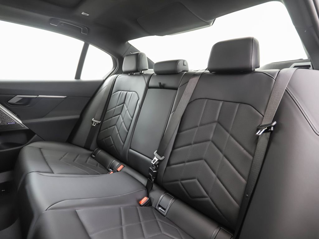 New 2026 BMW 550e xDrive image 24