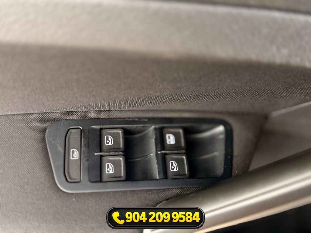 Used 2016 Volkswagen e-Golf SE FWD image 15