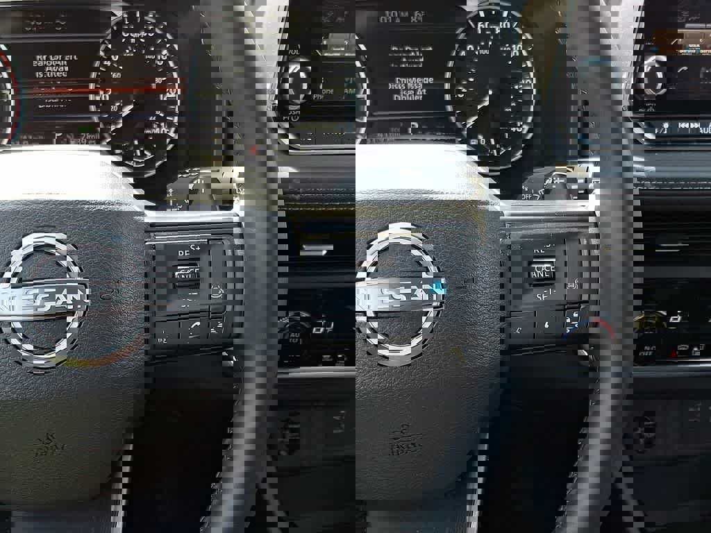 Used 2025 Nissan Rogue SV image 19