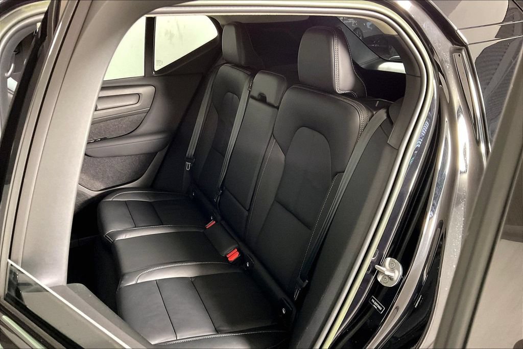 Used 2023 Volvo XC40 B5 Ultimate w/ Protection Package Premier AWD/4WD image 25
