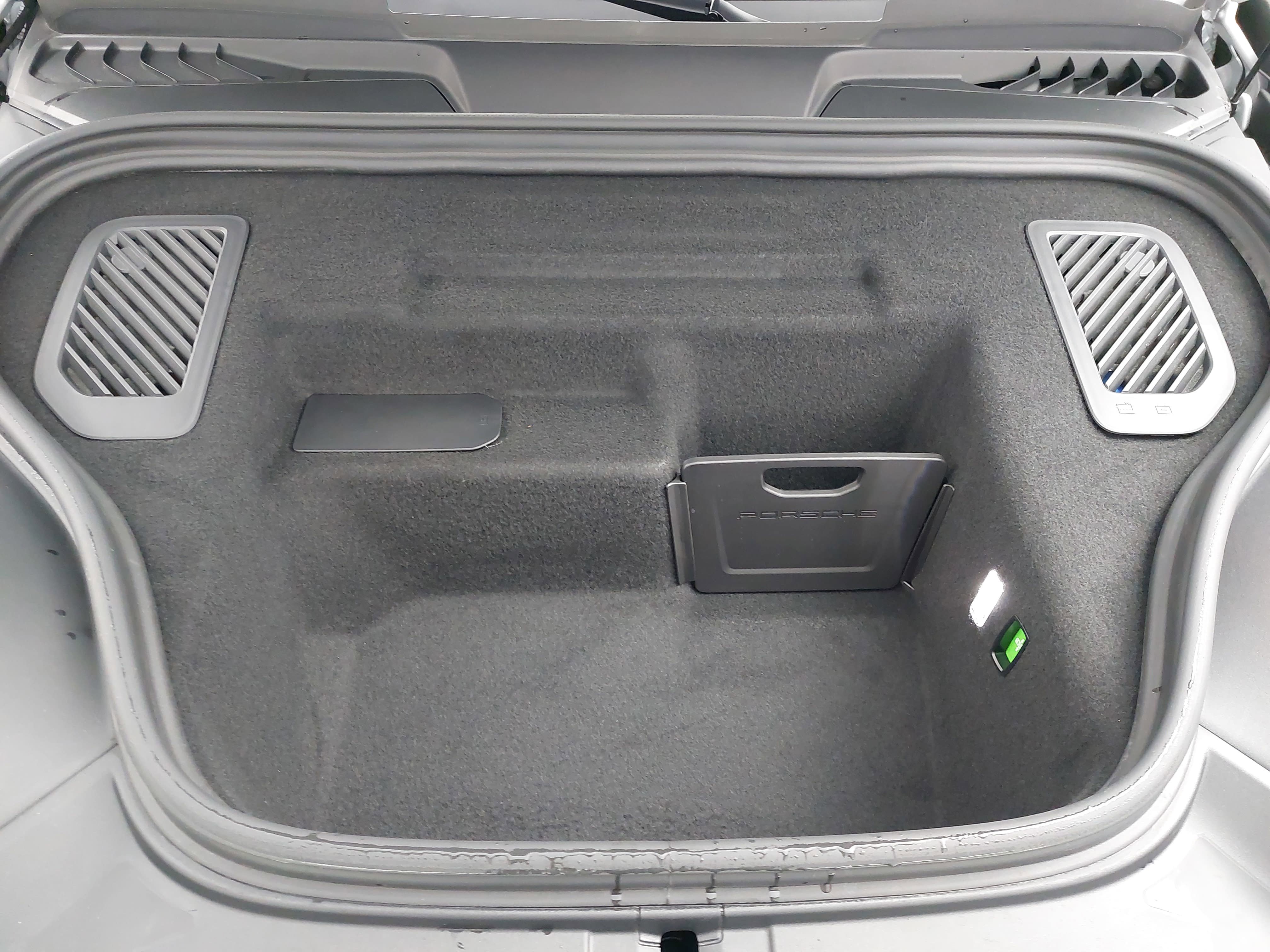 Certified 2025 Porsche Macan Electric RWD image 32