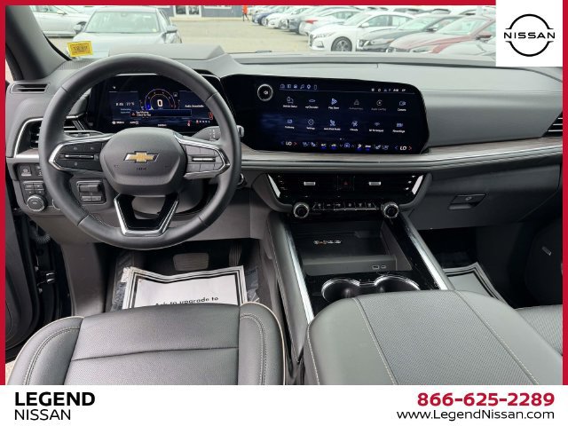 Used 2025 Chevrolet Suburban Premier AWD/4WD image 24