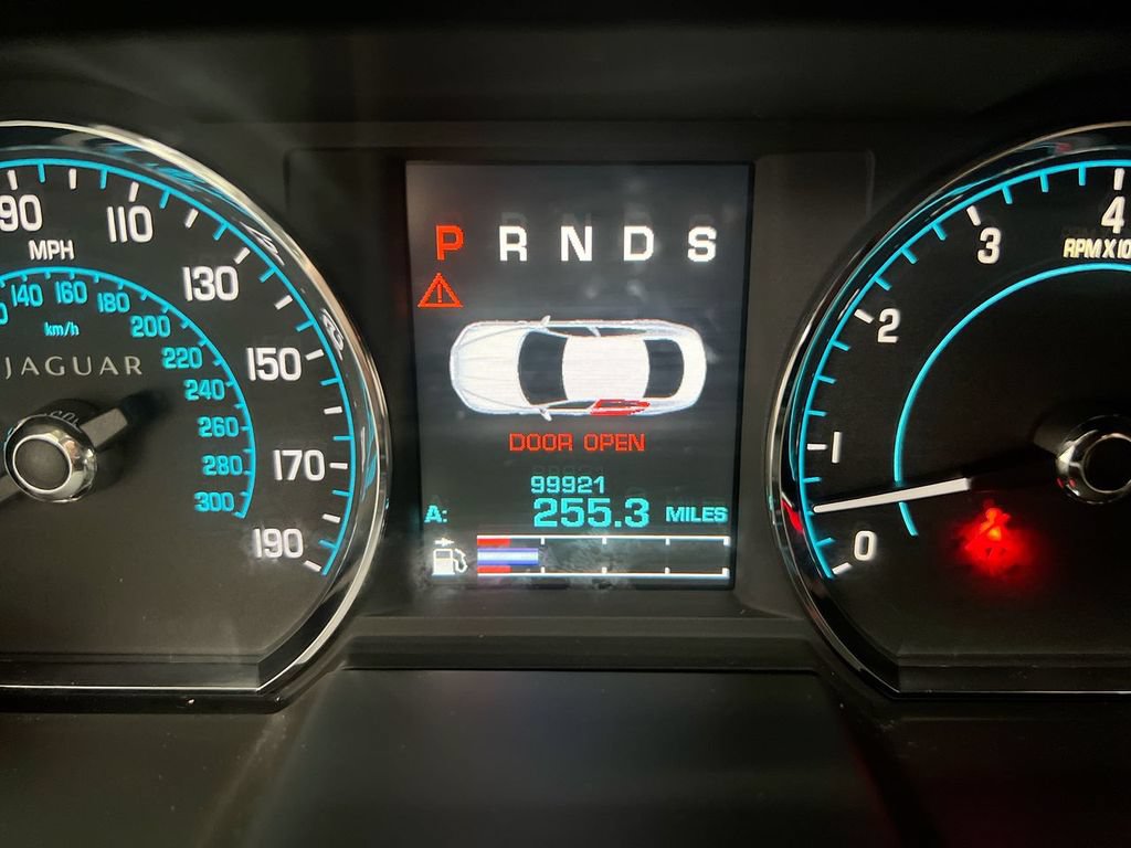 Used 2012 Jaguar XF RWD image 13