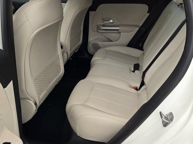 Used 2025 Mercedes-Benz GLA 250 image 11