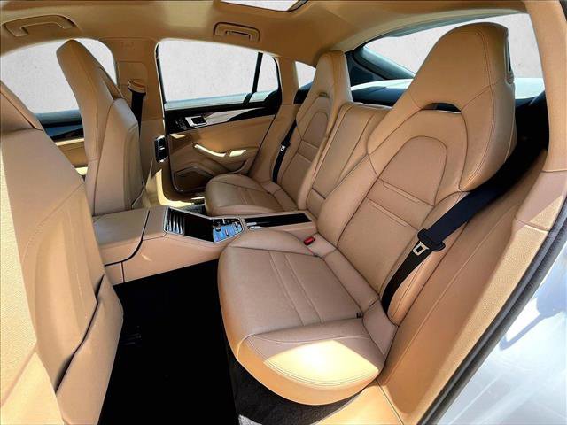 Used 2018 Porsche Panamera 4S image 28