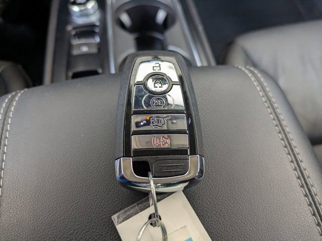 Used 2023 Lincoln Corsair Reserve w/ Equipment Group 201A image 33