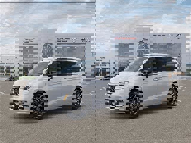 New 2026 Chrysler Pacifica Select image 2