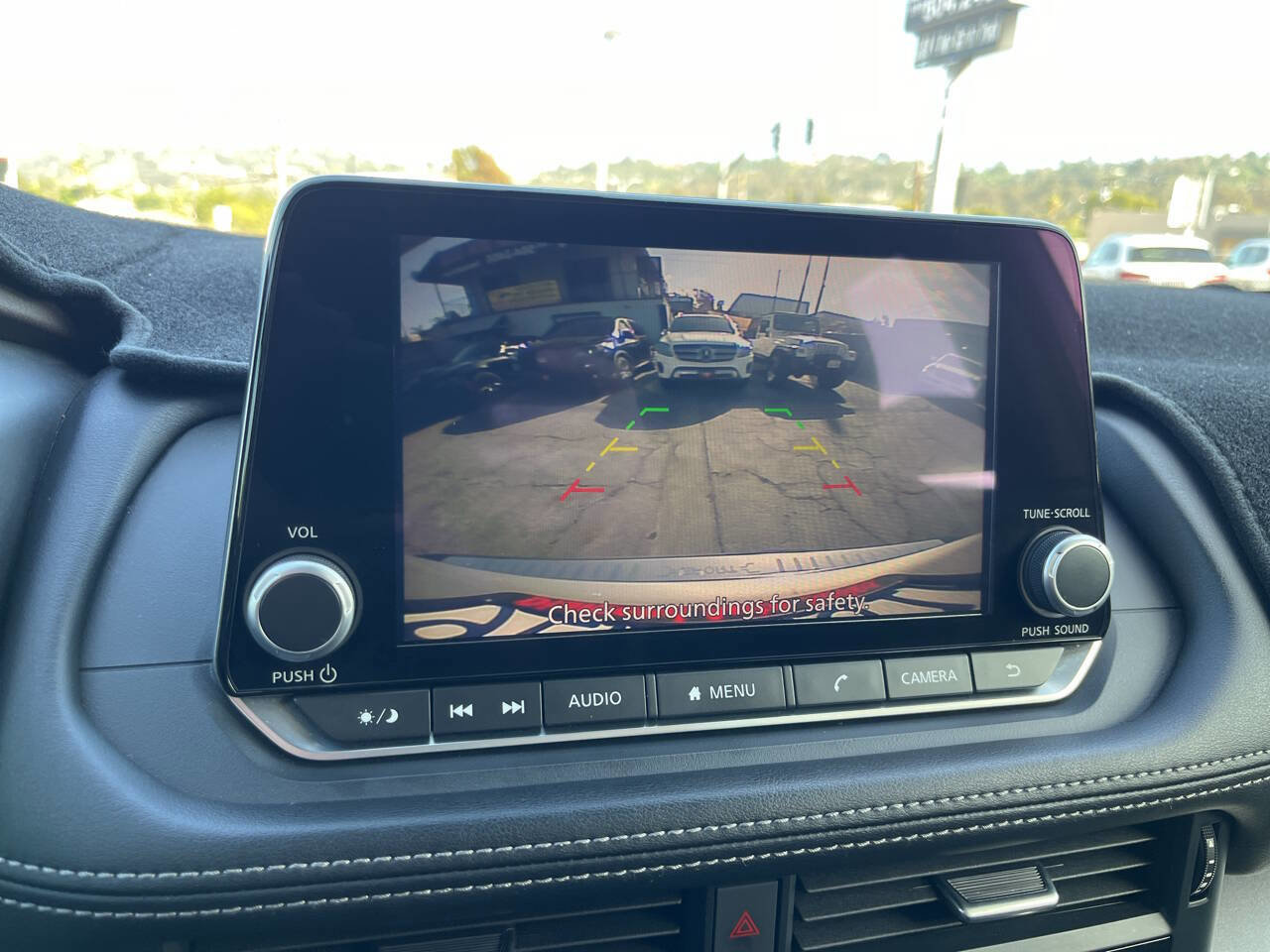 Used 2023 Nissan Rogue SV image 23