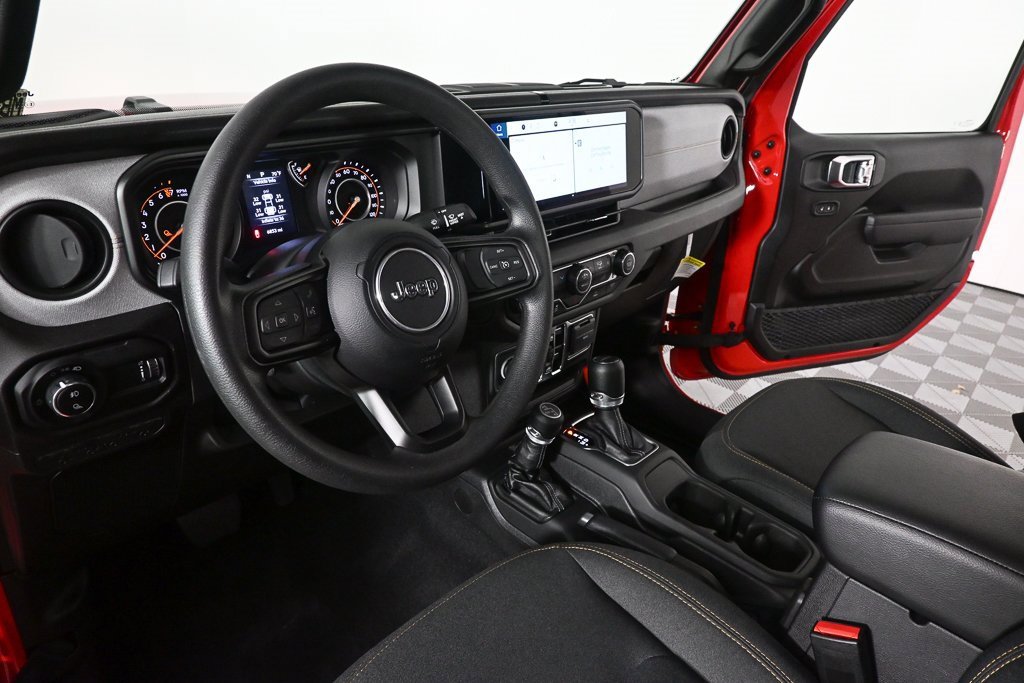 Used 2025 Jeep Gladiator Sport image 5