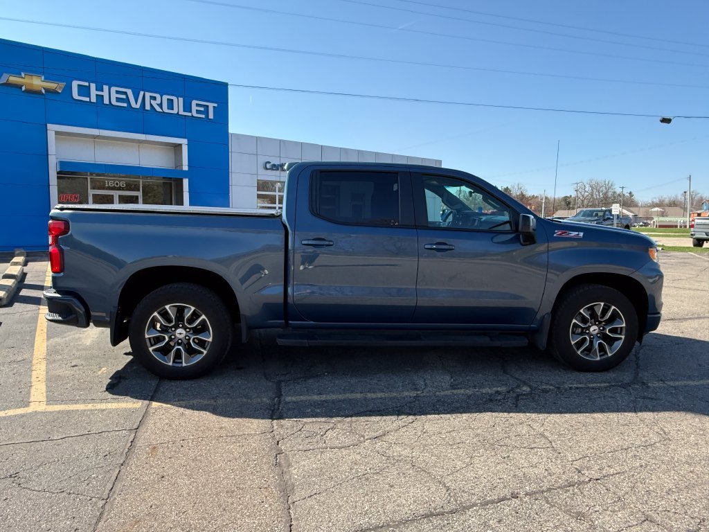Certified 2024 Chevrolet Silverado 1500 RST w/ Z71 Off-Road Package AWD/4WD image 9