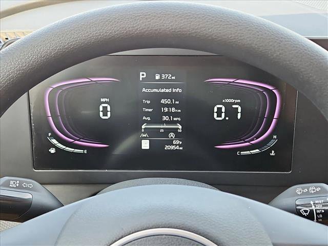 Used 2025 Kia Sportage LX image 11
