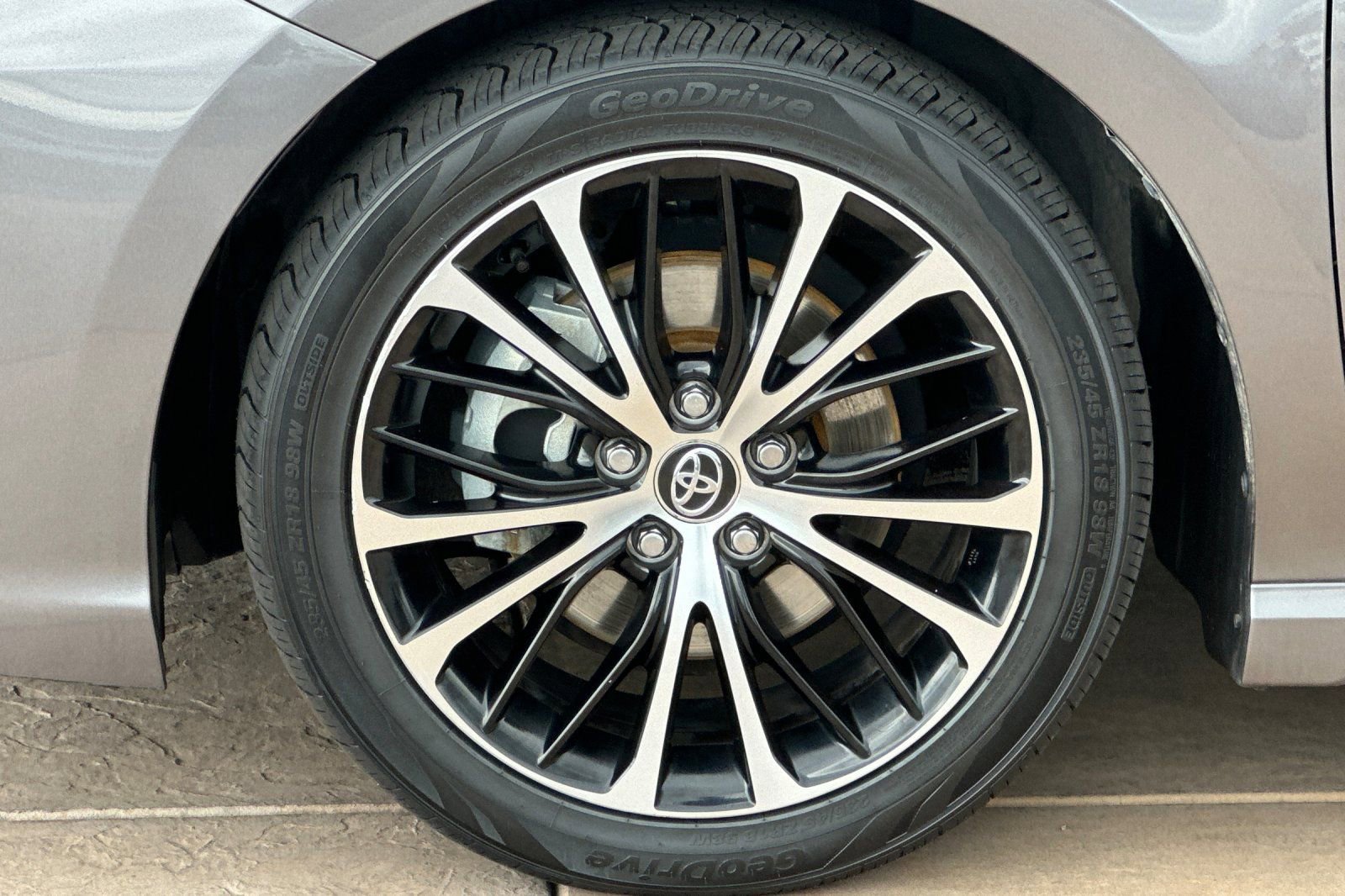 Certified 2020 Toyota Camry SE w/ Carpet Mat Package FWD image 31