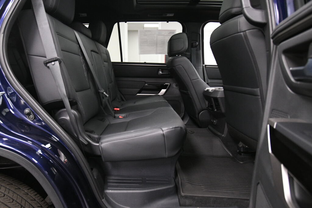 Certified 2025 Toyota Sequoia Limited w/ Tow Technology Package AWD/4WD image 27