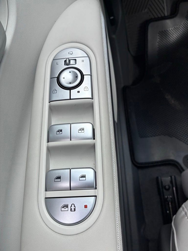 Used 2024 Hyundai Ioniq 5 Limited AWD/4WD image 25