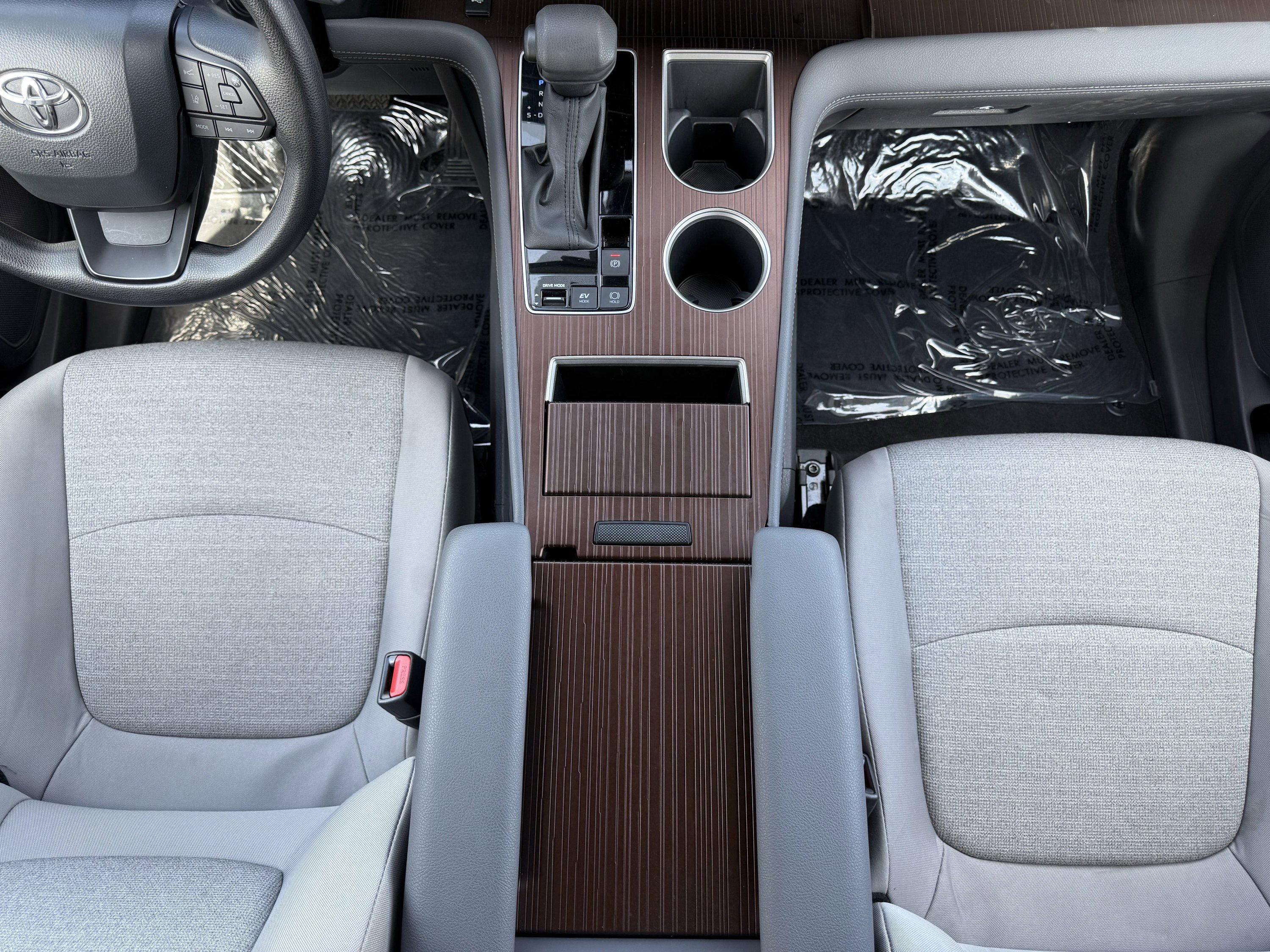 Used 2024 Toyota Sienna LE image 61