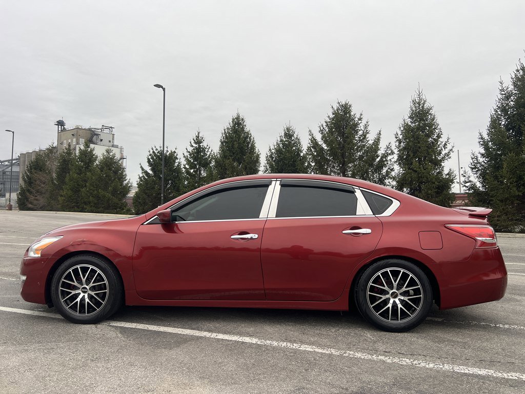 Used 2013 Nissan Altima 2.5 S image 2