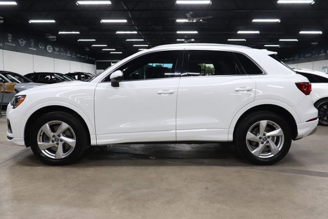 Used 2020 Audi Q3 2.0T Premium w/ Convenience Package AWD/4WD image 2