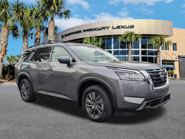 Used 2022 Nissan Pathfinder SV FWD image 2