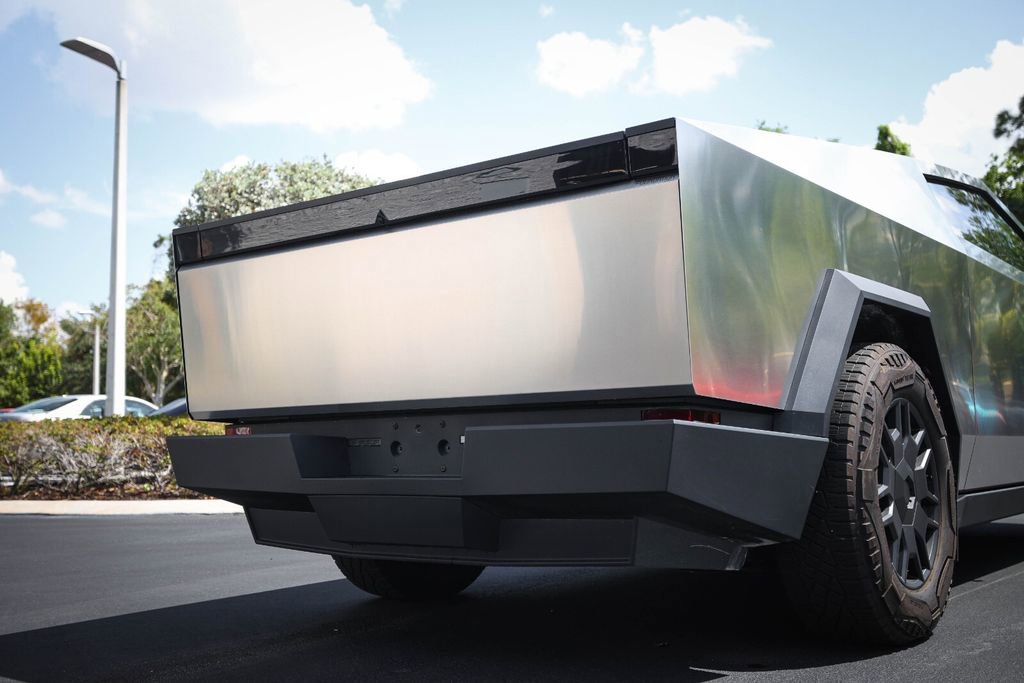 Used 2024 Tesla Cybertruck AWD Crew Cab image 14