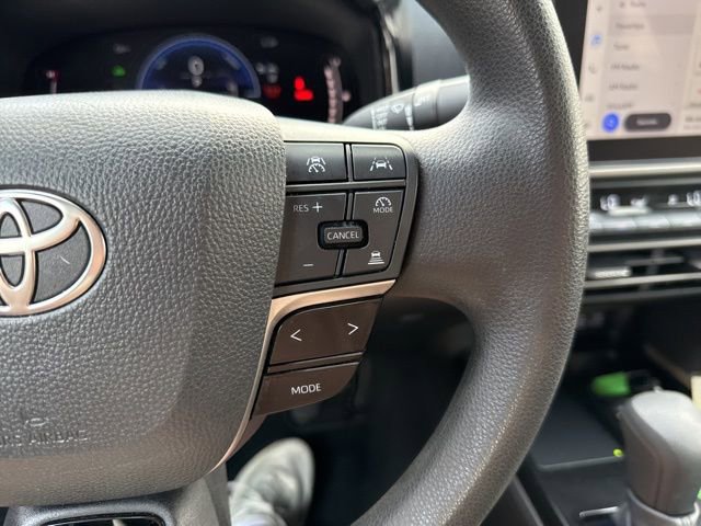 Used 2025 Toyota Camry LE image 23