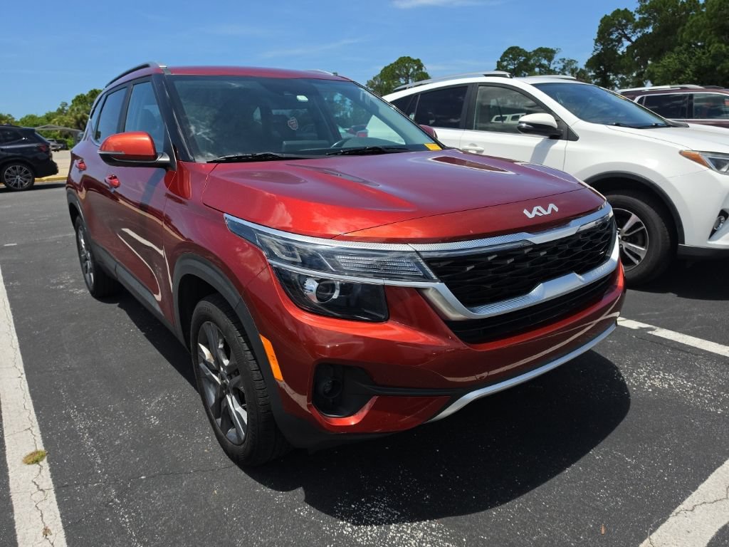 Used 2023 Kia Seltos S FWD image 3