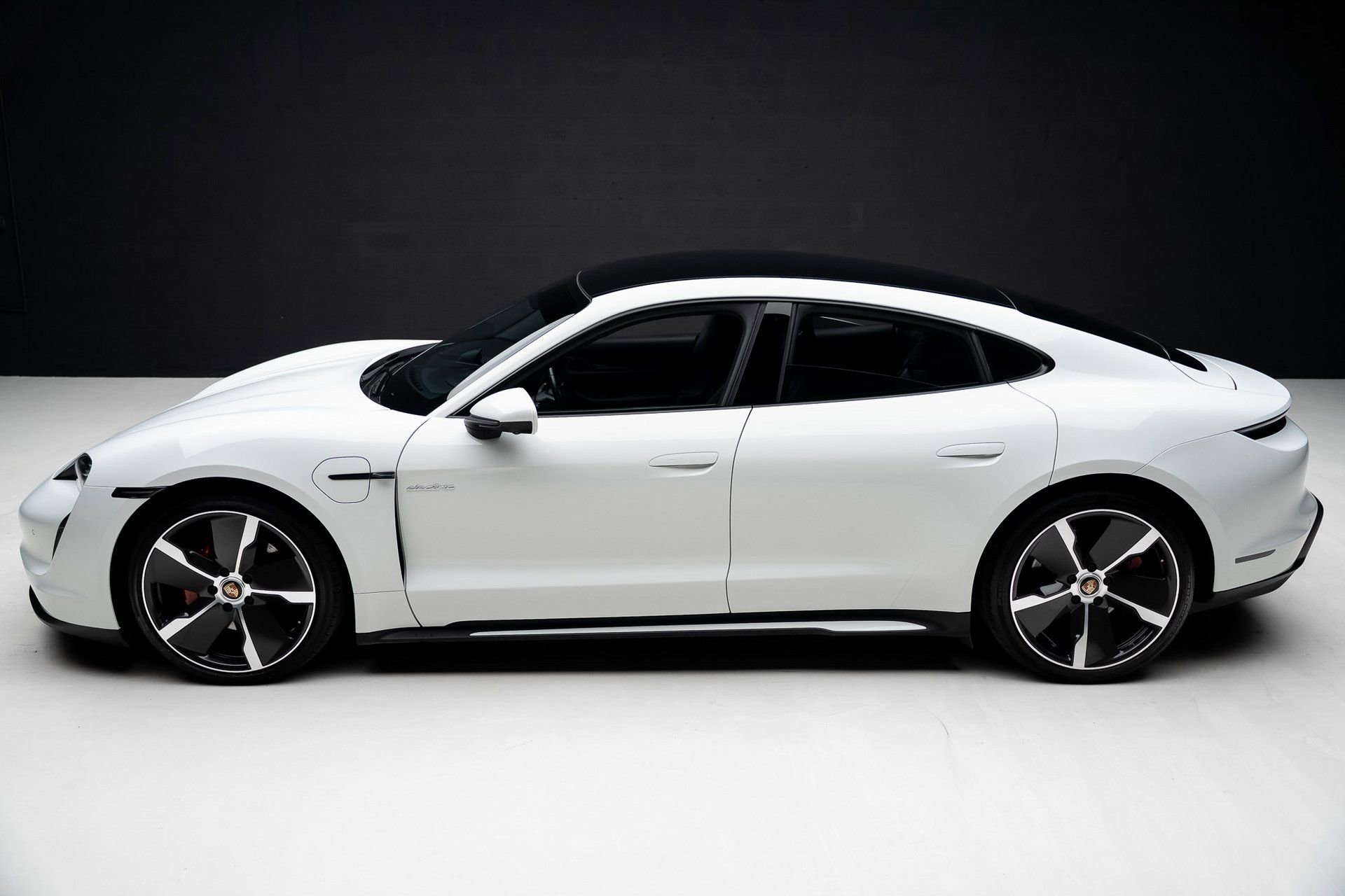 Used 2022 Porsche Taycan image 15